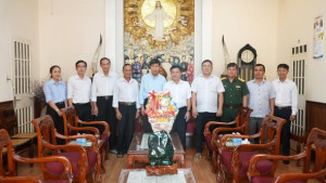 Đảng ủy – HĐND – UBND – UBMTTQVN phường Bình Lộc thăm, chúc...