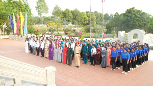 Phường Bình Lộc viếng Đền thờ Liệt sĩ nhân kỷ niệm 51 năm ngày giải phóng Long Khánh