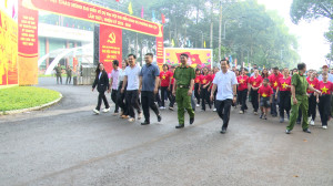 Phường Bình Lộc tổ chức hoạt động “Cùng Việt Nam tiến bước”