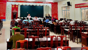 Phòng giao dịch Ngân hàng Chính sách xã hội Bình Long tổ chức phiên giao dịch tại điểm giao dịch Hưng Chiến sau khi sắp xếp đơn vị hành chính