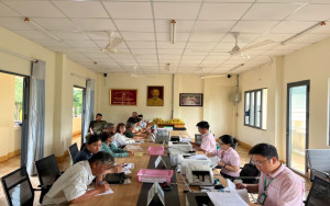 PHIÊN GIAO DỊCH LƯU ĐỘNG CỦA NHCSXH TẠI ĐIỂM GIAO DỊCH  THANH BÌNH ĐƯA NGUỒN VỐN TÍN DỤNG ƯU ĐÃI ĐẾN TẬN TAY NGƯỜI DÂN