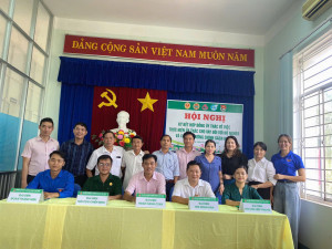 PHÒNG GIAO DỊCH NGÂN HÀNG CHÍNH SÁCH XÃ HỘI BÌNH LONG KÝ KẾT HỢP ĐỒNG ỦY THÁC VỚI TỔ CHỨC CHÍNH TRỊ - XÃ HỘI CÁC PHƯỜNG
