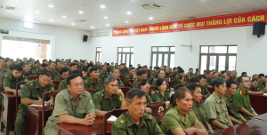 CÔNG AN PHƯỜNG BÌNH LONG TẬP HUẤN NGHIỆP VỤ CHO LỰC LƯỢNG BẢO VỆ ANTT CƠ SỞ