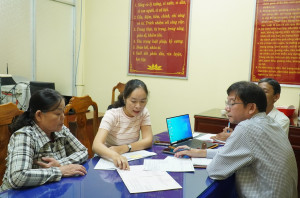 CHỦ TỊCH UBND PHƯỜNG BÌNH LONG ĐẶNG HOÀNG THÁI TIẾP CÔNG DÂN