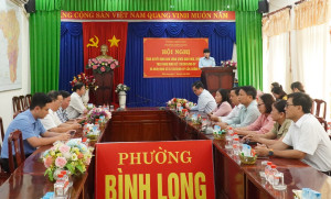 BÌNH LONG TRAO QUYẾT ĐỊNH NGHỈ HƯU, THÔI VIỆC CHO 06 CÔNG CHỨC