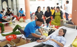 VẬN ĐỘNG GẦN 300 ĐƠN VỊ MÁU TẠI NGÀY HỘI HIẾN MÁU TÌNH NGUYỆN ĐỢT III/2025 TẠI BÌNH LONG