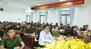 BÌNH LONG RA MẮT MÔ HÌNH TUYÊN TRUYỀN THU GOM VŨ KHÍ, VẬT LIỆU NỔ, CÔNG CỤ HỖ TRỢ VÀ PHÁO