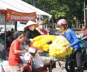 HÀNH TRÌNH NHỮNG CHUYẾN XE YÊU THƯƠNG HƯỚNG VỀ NGƯỜI DÂN VÙNG LŨ