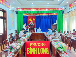 UBND PHƯỜNG BÌNH LONG PHỐI HỢP CÙNG NHCSXH BÌNH LONG HỌP ĐÁNH GIÁ CÔNG TÁC TÍN DỤNG CHÍNH SÁCH SAU 5 THÁNG THỰC HIỆN MÔ HÌNH CHÍNH QUYỀN 02 CẤP