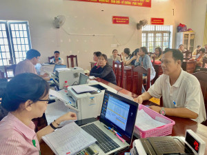 Tiếp tục duy trì tốt mạng lưới hoạt động điểm giao dịch của NHCSXH Bình Long “Gần dân, sát dân”