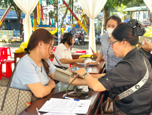 PHƯỜNG BÌNH LONG TỔ CHỨC HIẾN MÁU TÌNH NGUYỆN ĐỢT IV NĂM 2025