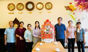 LÃNH ĐẠO PHƯỜNG BÌNH LONG THĂM CHÚC TẾT CÁC CÔNG TY DOANH NGHIỆP