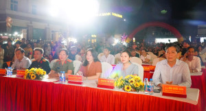 ĐẶC SẮC CHƯƠNG TRÌNH NGHỆ THUẬT “BÌNH LONG - BẢN HÙNG CA MÙA XUÂN”