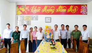 LÃNH ĐẠO PHƯỜNG BÌNH LONG THĂM, CHÚC MỪNG LỄ PHỤC SINH