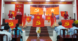 Bình Long tuyên dương 20 tập thể, cá nhân điển hình tiên tiến học tập và làm theo Bác