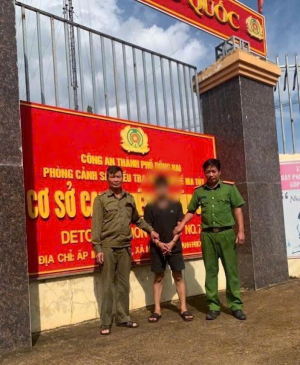 CÔNG AN PHƯỜNG BÌNH LONG THI HÀNH QUYẾT ĐỊNH ĐƯA ĐỐI TƯỢNG NGHIỆN MA TÚY VÀO CƠ SỞ CAI NGHIỆN BẮT BUỘC