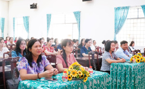 Khai giảng lớp bồi dưỡng chính trị hè cho cán bộ, giáo viên Bình Long và An Lộc