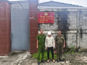 CÔNG AN PHƯỜNG BÌNH LONG THI HÀNH QUYẾT ĐỊNH ĐƯA ĐỐI TƯỢNG NGHIỆN MA TÚY VÀO CƠ SỞ CAI NGHIỆN BẮT BUỘC