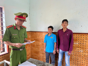 CÔNG AN PHƯỜNG BÌNH LONG KHỞI TỐ, BẮT TẠM GIAM 02 ĐỐI TƯỢNG VỀ HÀNH VI TỔ CHỨC SỬ DỤNG TRÁI PHÉP CHẤT MA TÚY