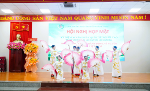 Phường Bình Long họp mặt kỷ niệm 36 năm ngày Quốc tế người cao tuổi