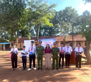 Công an phường Bình Long triển khai Chiến dịch đào tạo kỹ năng lái xe an toàn tại Trường TH&THCS Thanh Bình