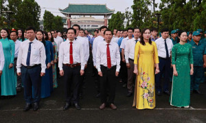 ĐẢNG ỦY - HĐND - UBND - UBMTTQ XÃ BÌNH MINH VIẾNG NGHĨA TRANG LIỆT SĨ NHÂN NGÀY 2/9