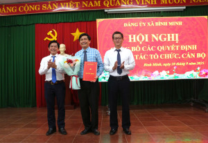 XÃ BÌNH MINH TỔ CHỨC HỘI NGHỊ CÔNG BỐ CÁC QUYẾT ĐỊNH