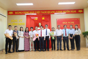 HỘI NGHỊ CÔNG BỐ QUYẾT ĐỊNH THÀNH LẬP CÁC CHI BỘ DOANH NGHIỆP