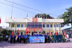 RA MẮT CÁC ĐỘI HÌNH THANH NIÊN TÌNH NGUYỆN HỖ TRỢ BẦU CỬ