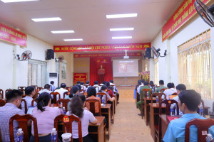 ĐẢNG ỦY XÃ BÌNH MINH THAM DỰ HỘI NGHỊ TOÀN QUỐC NGHIÊN CỨU, HỌC TẬP, QUÁN TRIỆT NGHỊ QUYẾT HỘI NGHỊ LẦN THỨ BA BAN CHẤP HÀNH TRUNG ƯƠNG ĐẢNG KHÓA XIV