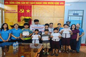 Chăm lo, hỗ trợ trẻ em mồ côi và trẻ em có hoàn cảnh khó khăn trên địa bàn xã Bình Minh từ Mô hình Dân vận khéo "Nuôi heo đất góp Quỹ Mẹ đỡ đầu"