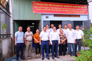 MTTQVN XÃ BÌNH MINH BÀN GIAO CÔNG TRÌNH SỬA CHỮA 02 CĂN NHÀ “ĐẠI ĐOÀN KẾT” CHO HỘ CẬN NGHÈO KHÓ KHĂN VỀ NHÀ Ở