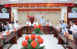 Đoàn công tác Trường Đại học Đồng Nai trao đổi, khảo sát về Trụ sở Trung tâm Hành chính phường Bình Phước.
