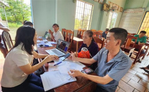 Chủ động hỗ trợ người dân giải quyết thủ tục về đất đai