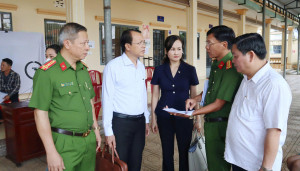 Thường trực Đảng ủy phường Bình Phước làm việc với Đảng ủy Công an phường