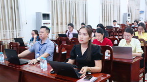 UBND Phường Bình Phước tham gia tập huấn về khai thác, sử dụng phần mềm họp không giấy trực tuyến