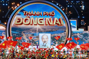 Lễ công bố Nghị quyết của Quốc hội về thành lập thành phố Đồng Nai