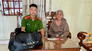 Công an phường Bình Phước nhanh chóng tìm lại tài sản đánh rơi và trao trả cho người dân