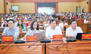 Trung tâm chính trị Bình Phước hội nghị thông tin thời sự -...