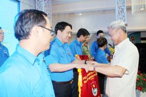 ​Triển khai thực hiện nghị quyết đại hội Đoàn các cấp bằng những công trình, phần việc thiết thực