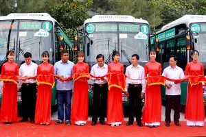 ​Khai trương tuyến xe buýt có wifi