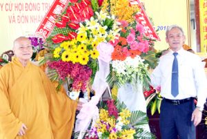 Trao giáo chỉ tấn phong giáo phẩm cho tăng, ni