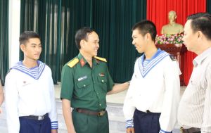 ​Thăm hỏi, tặng quà quân dân huyện đảo Trường Sa