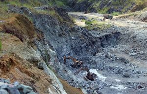 Giảm sản lượng khai thác đá