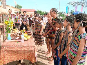 Đồng bào dân tộc chuẩn bị đón Tết