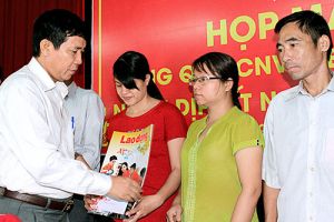 Hội nghị giữa nhiệm kỳ 2015 - 2020 Công đoàn huyện Trảng Bom: Chú trọng chăm lo đời sống người lao động