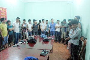 Tạm giữ 17 người “quậy” trong đêm giao thừa