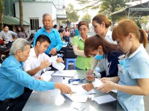 Công nhân Công ty TNHH KL Texwell Vina tiếp tục chờ thông báo