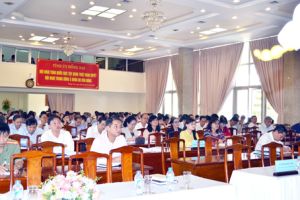 ​Khắc phục tình trạng lười học chính trị, nghị quyết