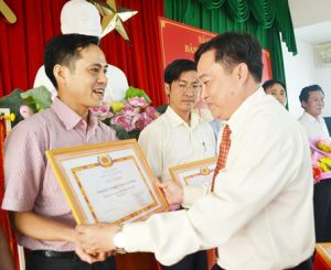 ​Xây dựng phong cách người đứng đầu và cán bộ, đảng viên